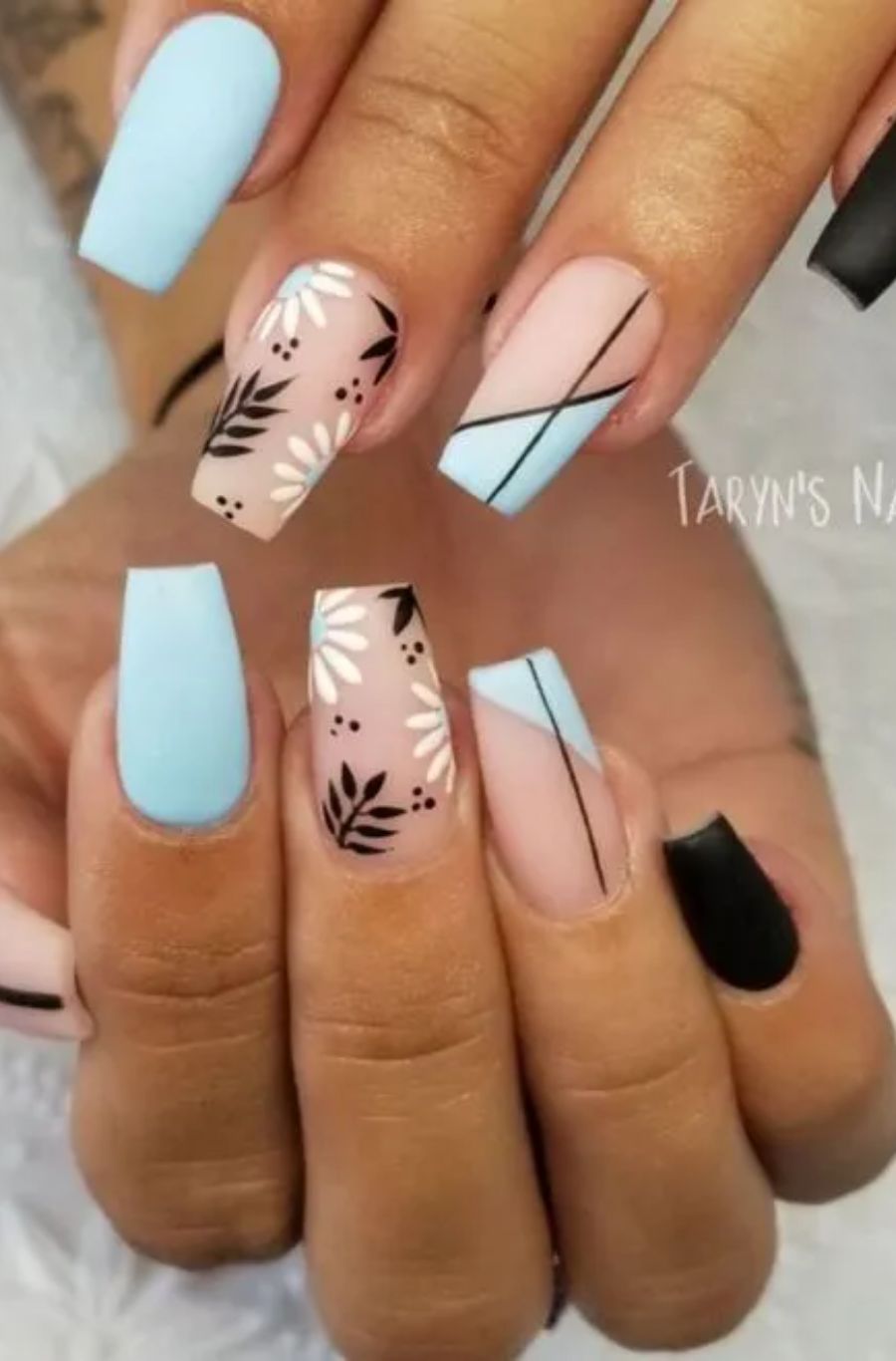 Gorgeous Short Acrylic Nails Ideas